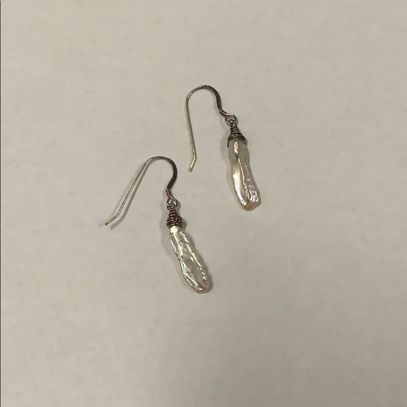 Fresh water pearl earrings with sterling silver - Picture 1 of 2